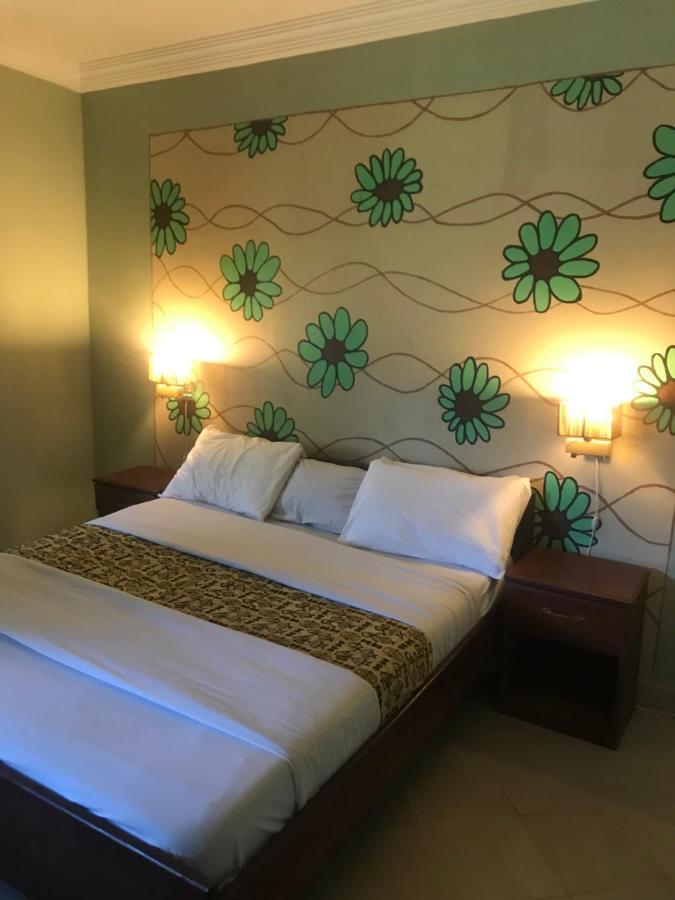 Bamboo Garden Hotel Serrekunda Esterno foto