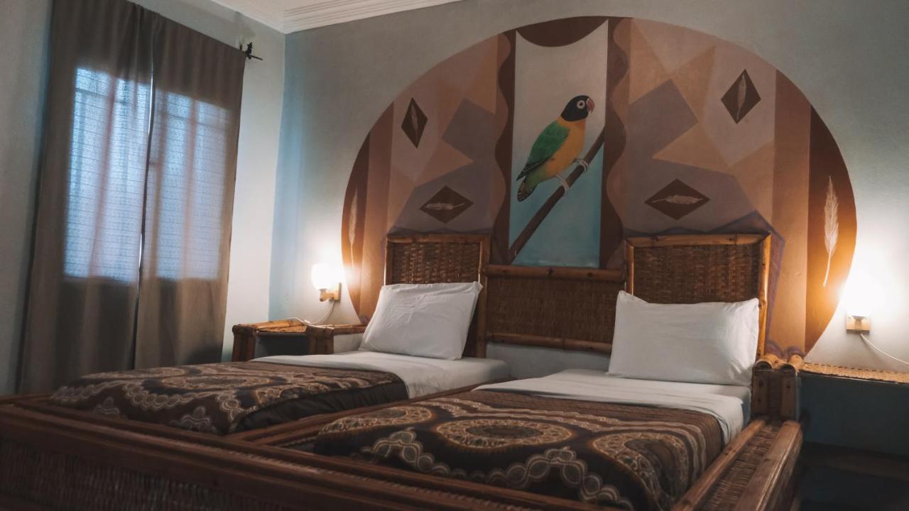 Bamboo Garden Hotel Serrekunda Esterno foto