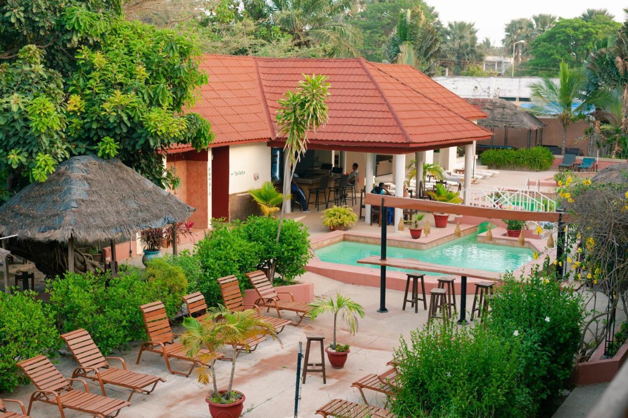 Bamboo Garden Hotel Serrekunda Esterno foto