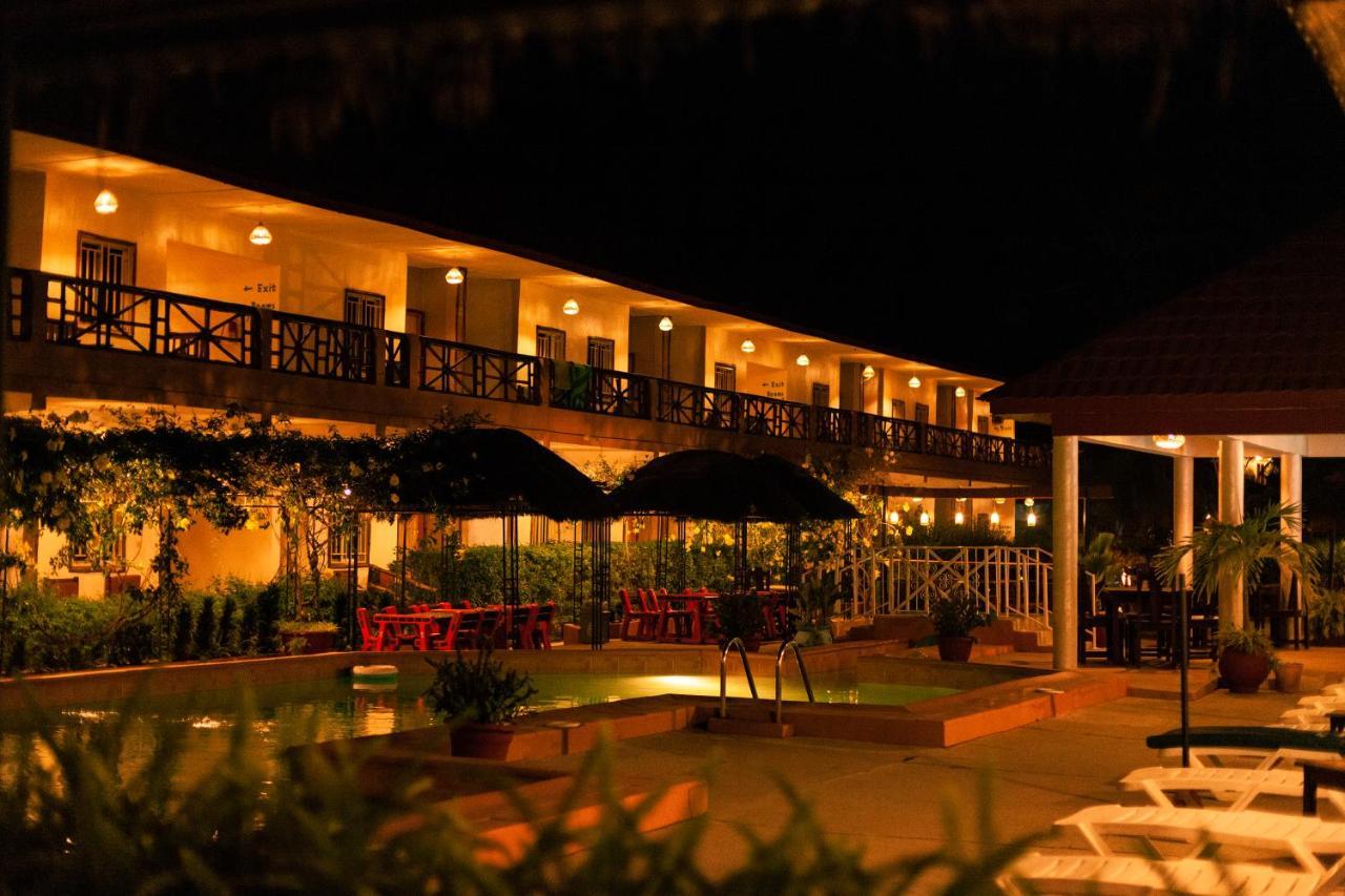 Bamboo Garden Hotel Serrekunda Esterno foto