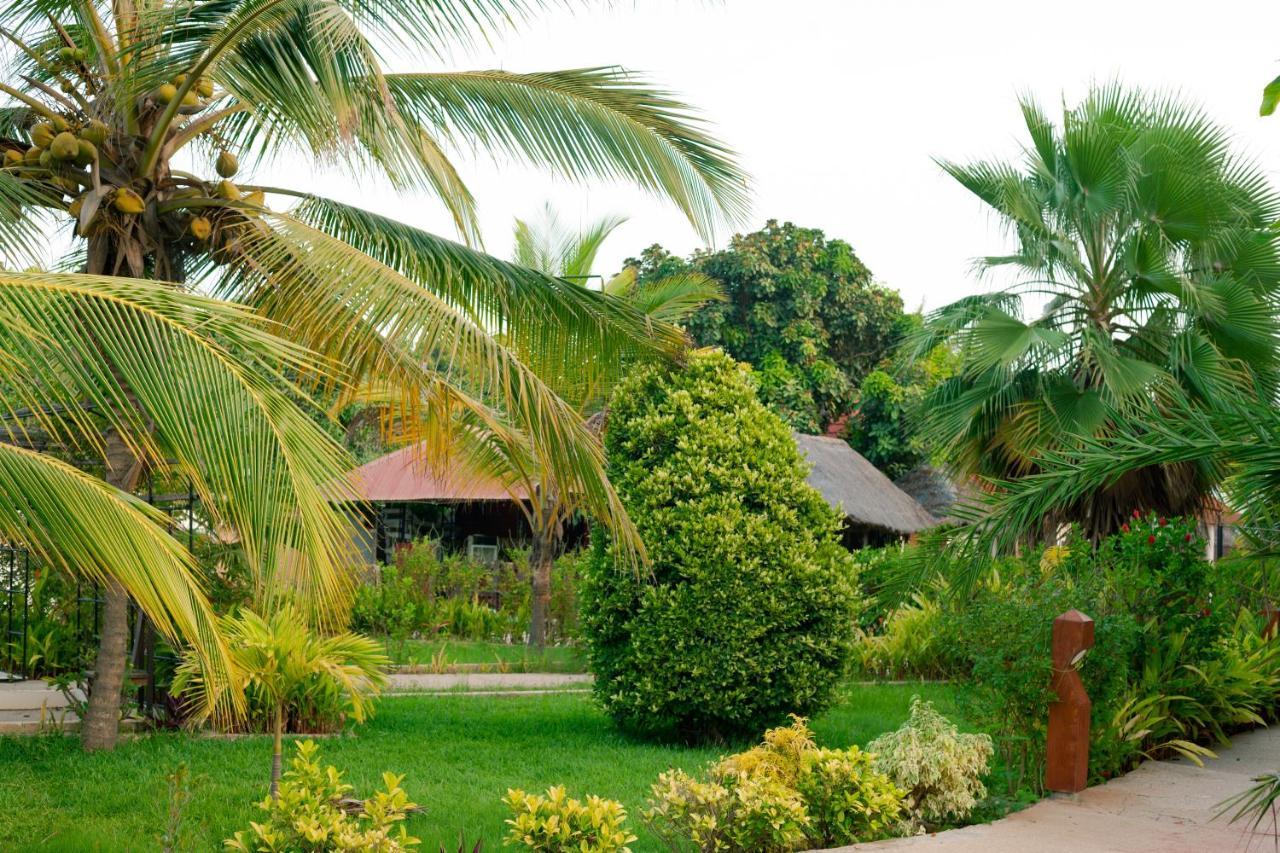 Bamboo Garden Hotel Serrekunda Esterno foto
