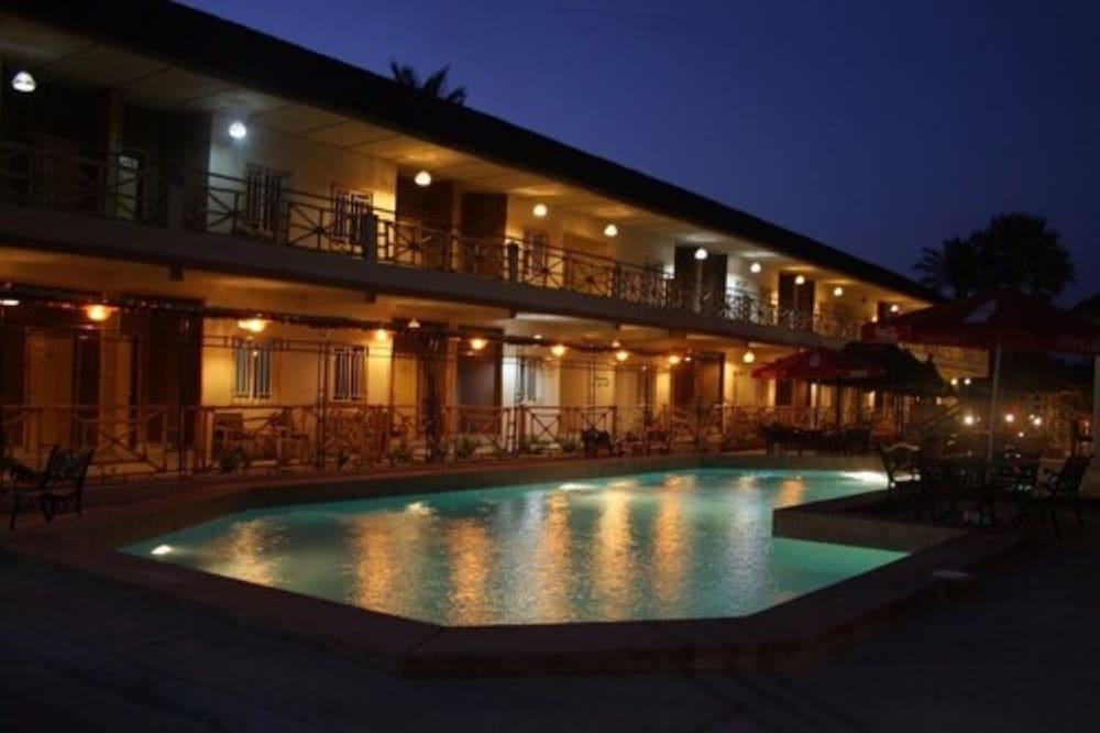 Bamboo Garden Hotel Serrekunda Esterno foto