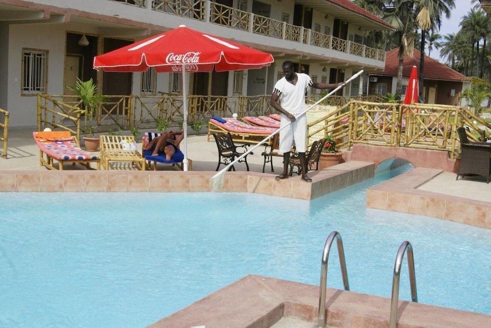 Bamboo Garden Hotel Serrekunda Esterno foto