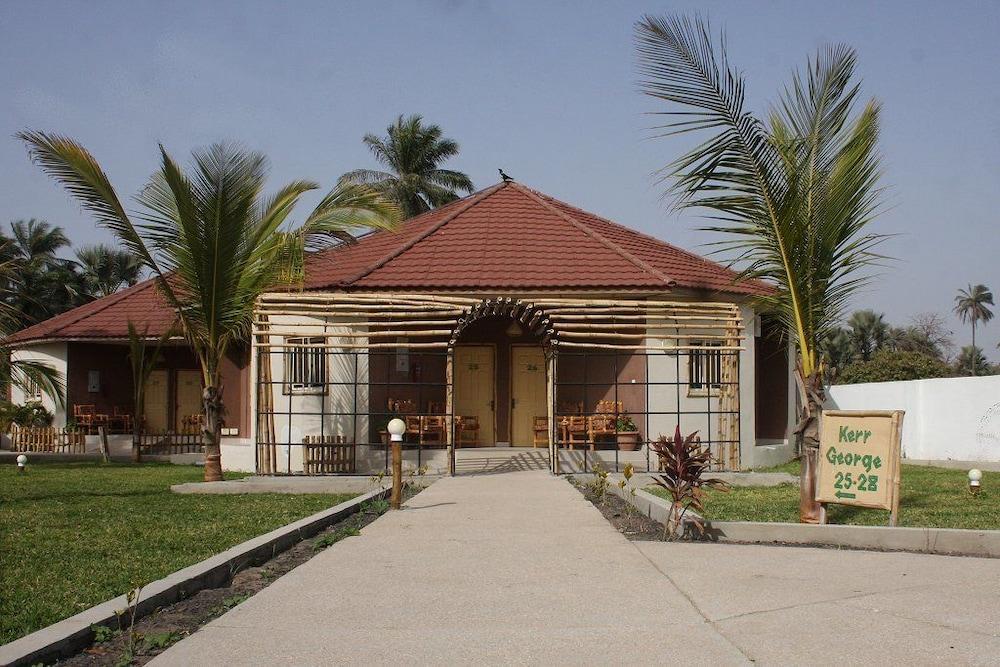 Bamboo Garden Hotel Serrekunda Esterno foto