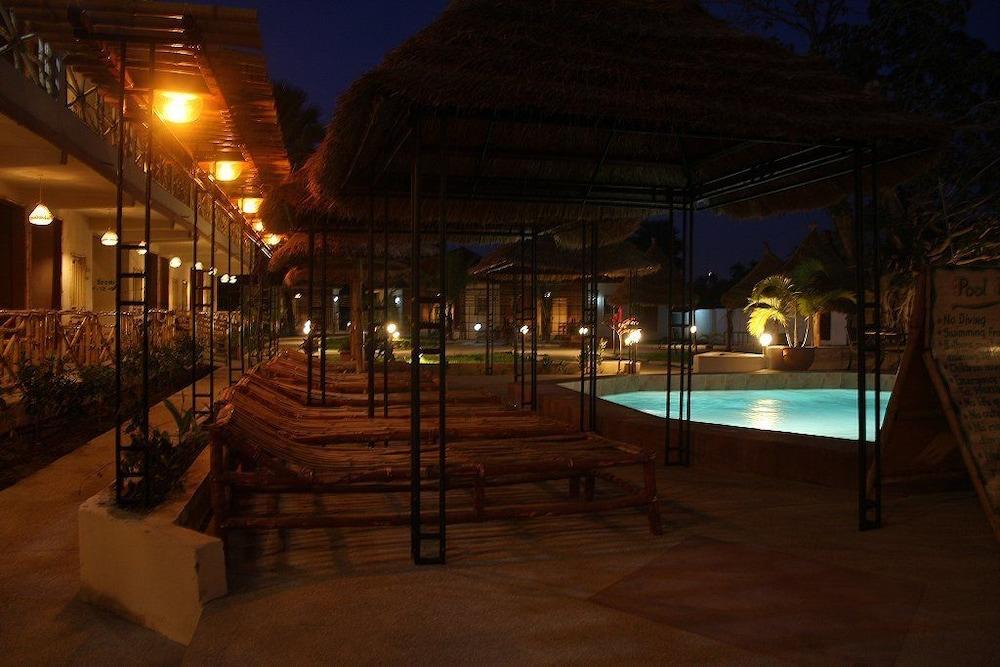 Bamboo Garden Hotel Serrekunda Esterno foto
